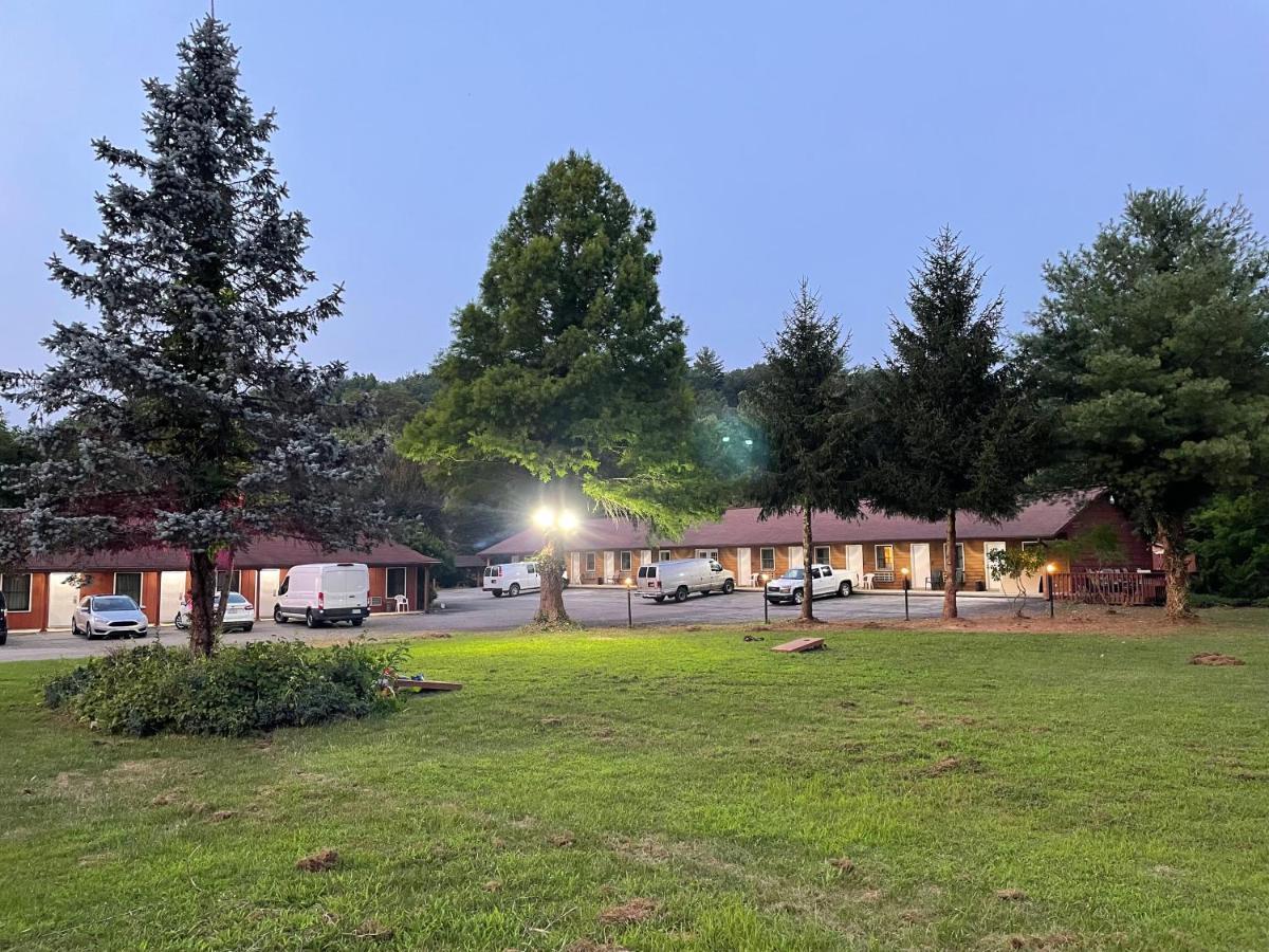 Pine Valley Hotel 2*