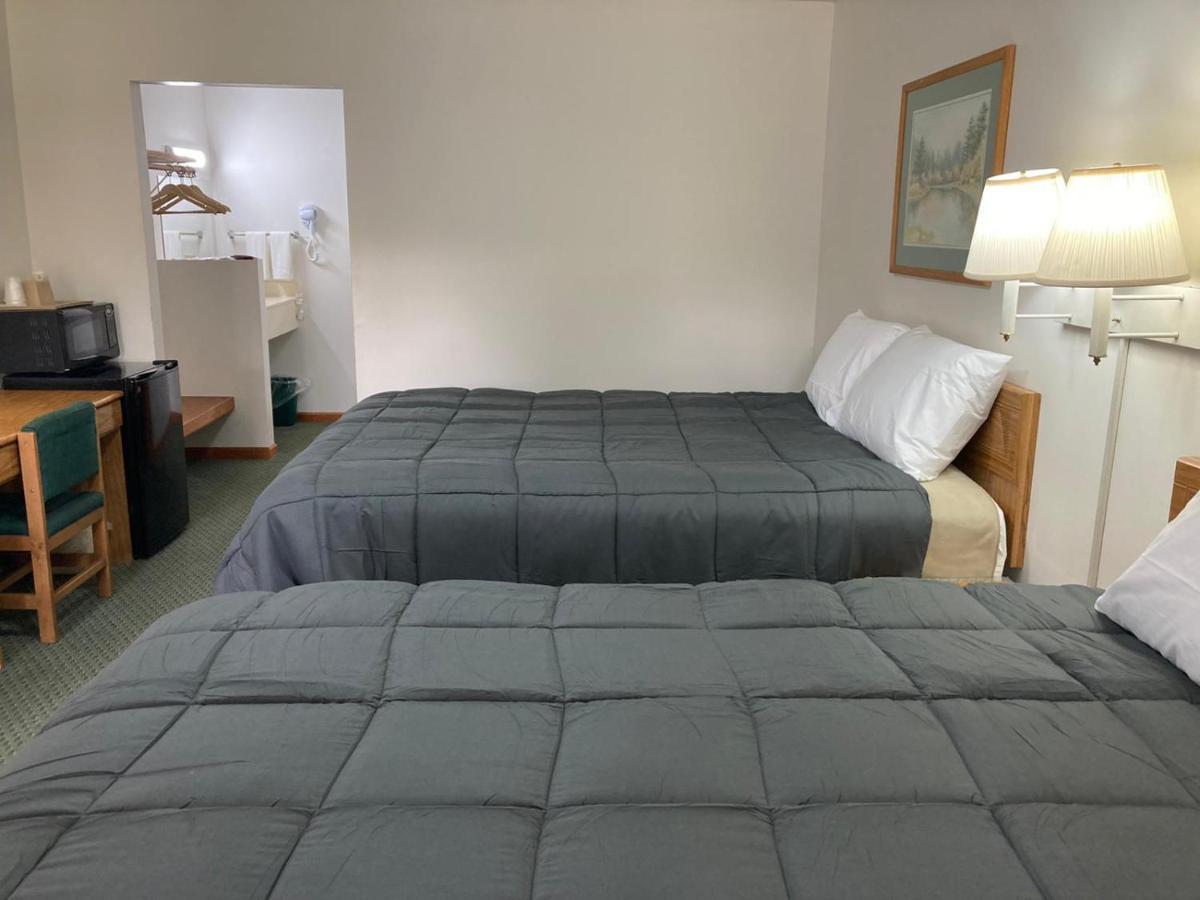 Pine Valley Hotel